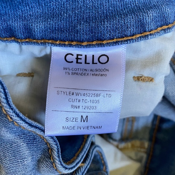 Cello light wash distressed frayed denim shorts sz M - Picture 9 of 10